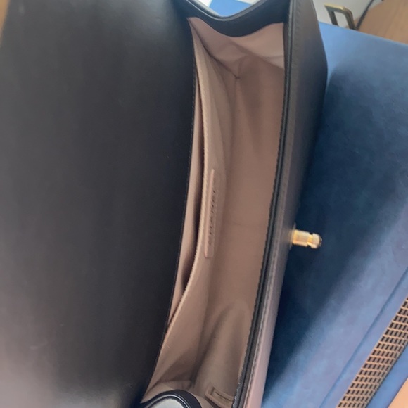 Chanel Boy Bag (Medium) - Picture 4 of 7